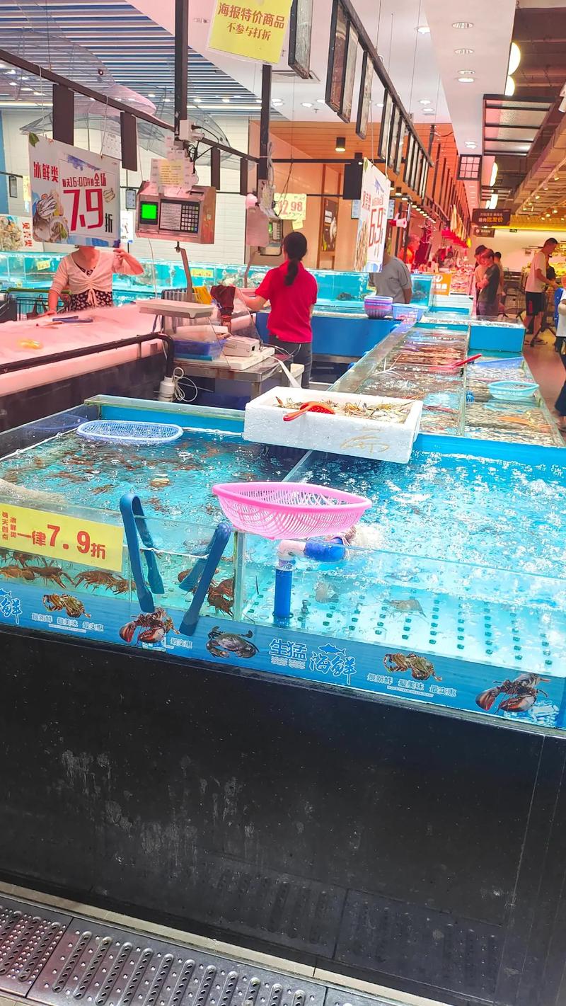 石碣萬和百貨超市里面很多生猛海鮮超多的海鮮水產#海鮮 #