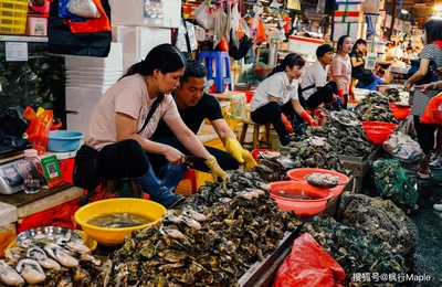 湛江海鮮市場(chǎng) 千元龍蝦與幾元云吞交織的市井煙火氣